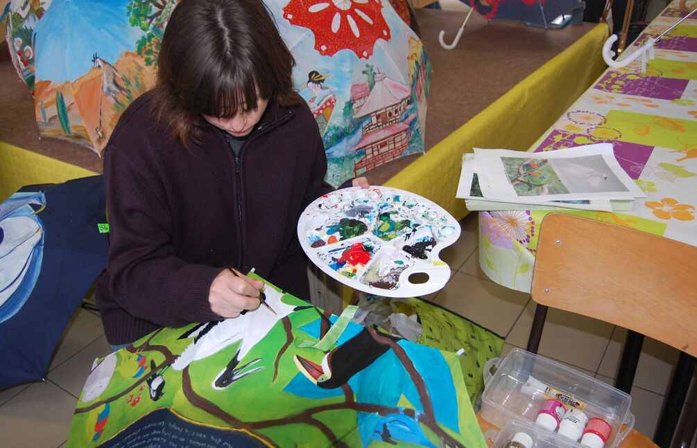 Concours de peinture sur parapluie 
